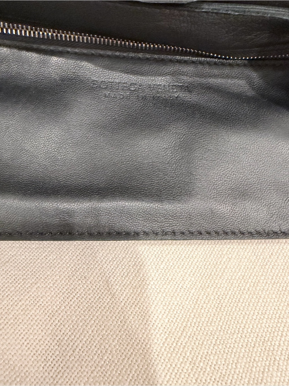 Bottega Veneta Cassette Shoulder Bag in Black - Picture 6 of 8